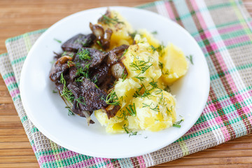 liver fried with boiled potatoes