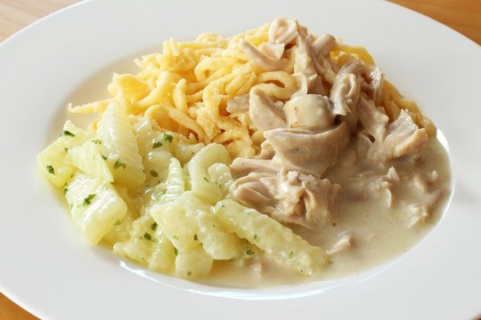 Putengeschnetzeltes mit Spätzle und Kohlrabi