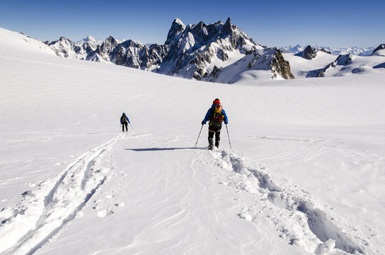Skiers on Vallee Blanche