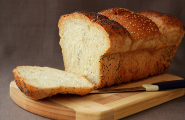 Freshly baked bread, cut into slices