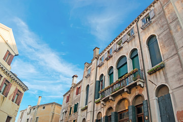 Fototapeta na wymiar blue sky and old buildings