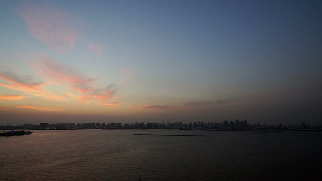 東京湾の夕焼けときれいなサンセット