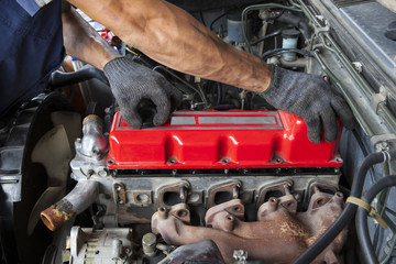 hand repair and maintenance cylinder diesel engine of light pick