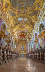 Fototapeta na wymiar Vienna - Nave of baroque Jesuits church.