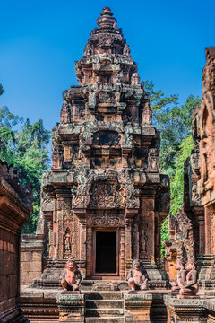 monkey statues Banteay Srei hindu pink temple cambodia