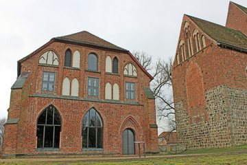 Fototapeta na wymiar Zisterzienserinnenkloster Zarrentin (1246, Mecklenburg-V.)