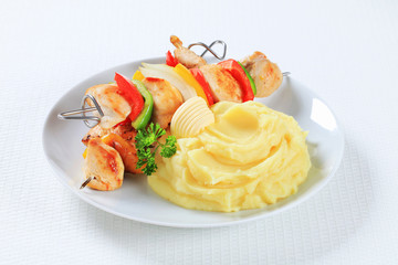 Chicken skewers with mashed potato