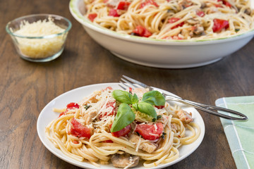 Chicken, tomato and basil linguine