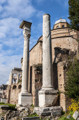 Fototapeta na wymiar Świątynia Romulusa w Forum Romanum, Rzym, Włochy