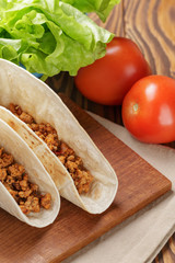 tacos with beef and chilli