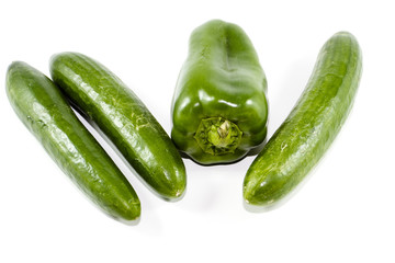 Frische Grüne Paprika mit Salatgurken