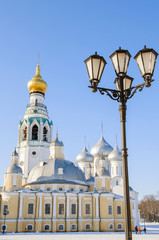 Fototapeta na wymiar Вид на колокольню и Софийский собор в Вологде