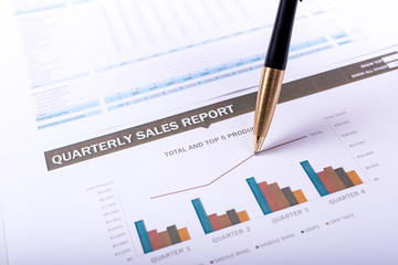 Obraz premium Quarterly sales report