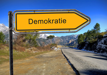 Strassenschild 16 - Demokratie