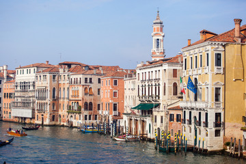 Fototapeta na wymiar Venice. Italy. Narrow street - the channel.