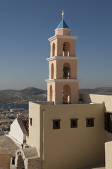 Fototapeta premium Kirchturm der Kapuzinerkirche auf der Insel Syros, Griechenland