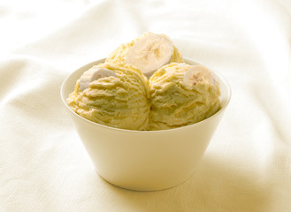 Ice Cream Banane in the ceramic cup