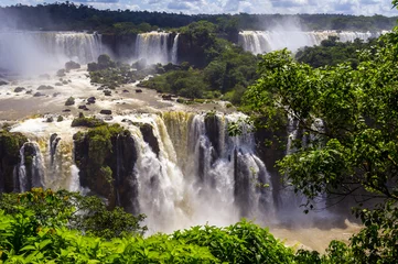 Fototapeten Cascade of waterfalls. Iguassu falls in Brazil © maxsaf