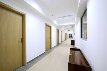 Obraz premium empty corridor modern office building