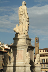 Obraz premium rear view of statue by Enrico Pazzi dedicated to Dante