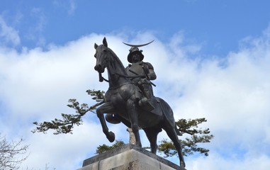 Obraz premium 伊達正宗騎馬像