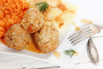 Meatballs,  Mashed Potato and carrots