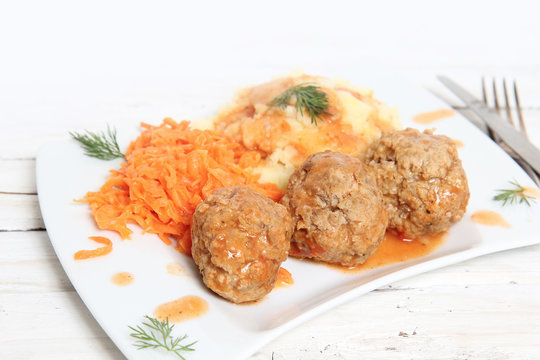 Meatballs,  Mashed Potato and carrots