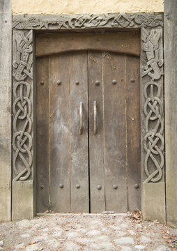 Viking door
