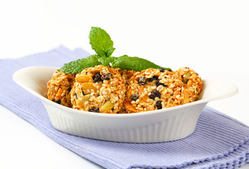 Sesame raisin cookies with pumpkin seeds