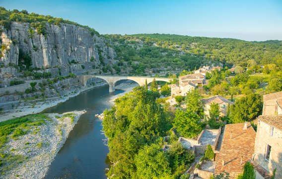 Balazuc en Ard&egrave;che, plus beau village de France