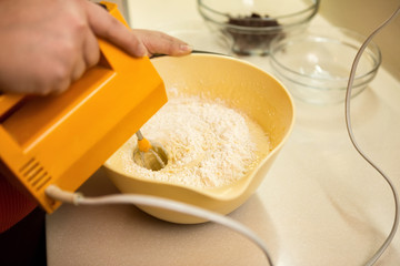 Whipping cake mixture