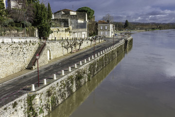 Fototapeta na wymiar Rivière la Dordogne à Castillon en Gironde