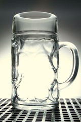 leerer Bierkrug