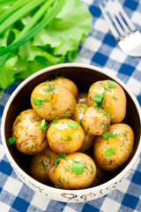 Potato with dill and scalliom