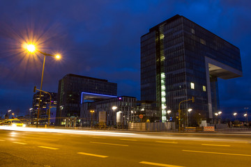 Fototapeta na wymiar Kolonia Rheinauhafen w nocy