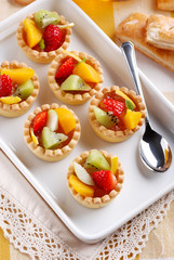 pasticcini di pasta frolla alla frutta