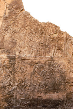 Archeologia - Mura incendiate della citt&agrave; assira di Ninive