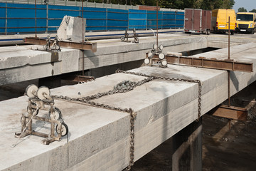 Betonsägearbeiten bei der Sanierung einer Brücke