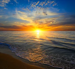 Fototapete Meer / Ozean Sonnenuntergang über dem Meer