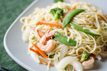 Chow mein noodle