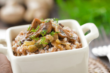 Buckwheat porridge with mushrooms.