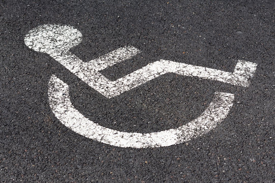 Dessin au sol concernant le handicap