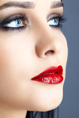 Naklejka premium close-up shot of woman face