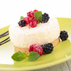 cheesecake and berries