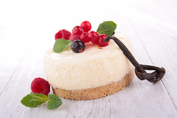 cheesecake and berries