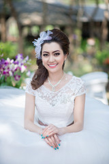 Naklejka premium pretty girl in wedding dress
