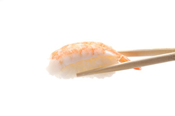 Obraz na płótnie Canvas shrimp sushi isolated in white background