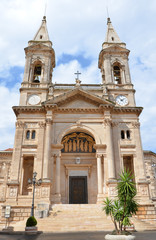 Fototapeta na wymiar Kościół Świętych Kosmy i Damiana w Alberobello