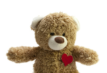 ours en peluche et coeur rouge