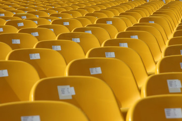 Tribünen-Sitze/Arena/Stadion gelb © Bittner KAUFBILD.de